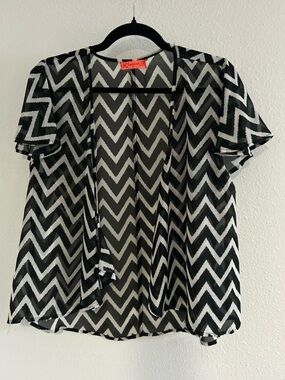 Spoiled Black & White Chevron Sheer Open-Front Top